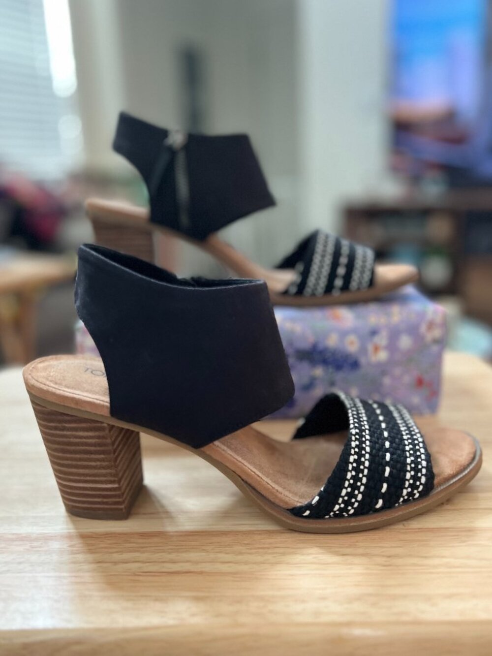 TOMS Black Woven Block Heel Sandals Size 10